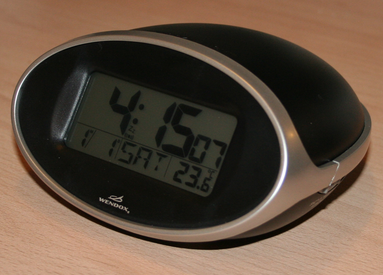 Электронные часы с календарем и термометром Wendox W9976